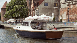 cabin-cruiser intraborda