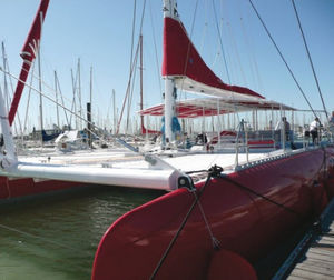 mástil de velero / de aluminio / a medida