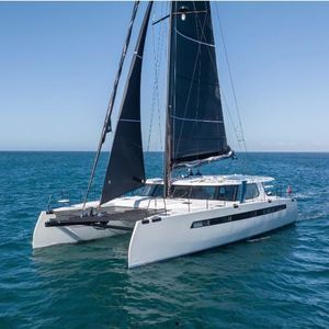yate de vela catamarán 1