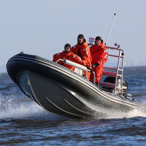 barco de vigilancia