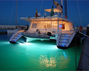 iluminación subacuática para barco