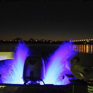 iluminación subacuática para barco