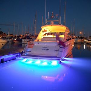 iluminación subacuática para barco