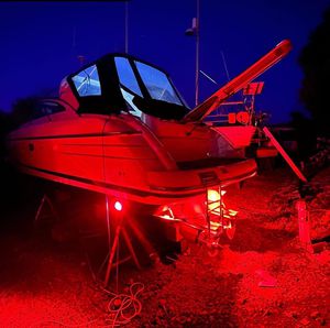 iluminación subacuática para barco