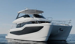barco cabinado catamarán