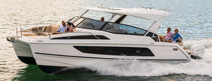 barco cabinado catamarán 1
