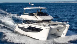 barco cabinado catamarán 1
