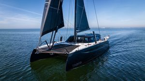 yate de vela catamarán