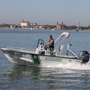 barco de vigilancia