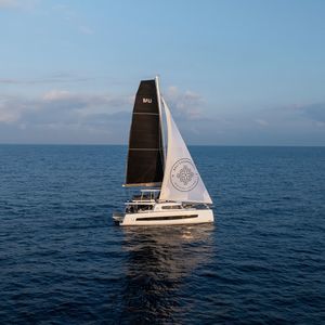 yate de vela catamarán 1