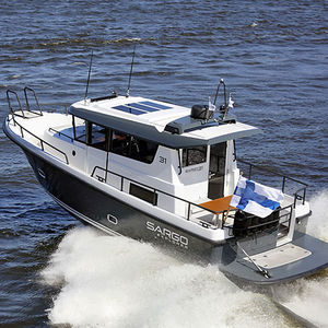 barco cabinado intraborda / bimotor / con hard-top / explorer