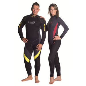 traje húmedo de buceo