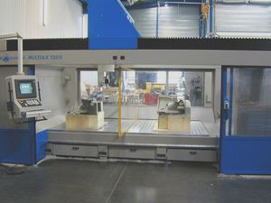 centro de mecanizado CNC / con 5 ejes / vertical / para compuestos