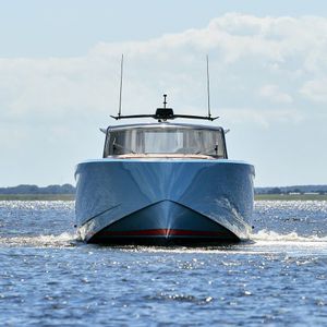 yate a motor de crucero