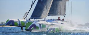 trimarán