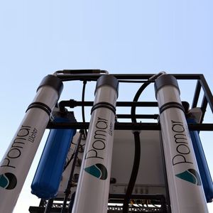 desalinizador para buque / por ósmosis inversa