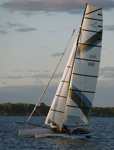 catamarán deportivo de recreo 1