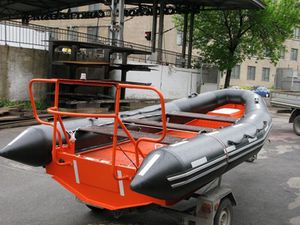 barco de salvamento / fueraborda / embarcación neumática semirrígida
