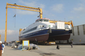 ferri de pasajeros catamarán