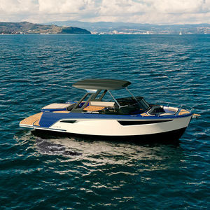 cabin-cruiser intraborda