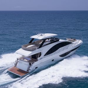 yate a motor de crucero