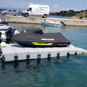 pantalán flotante / modular / para amarre en seco de motos acuáticas / para puerto deportivo