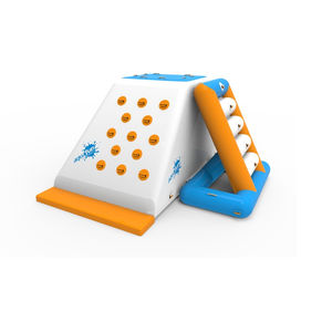 juego acuático tobogán / muro de escalada / escalera / inflable