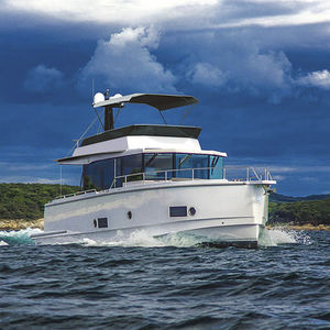 barco cabinado intraborda