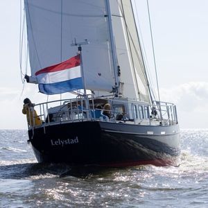 yate de vela de crucero oceánico