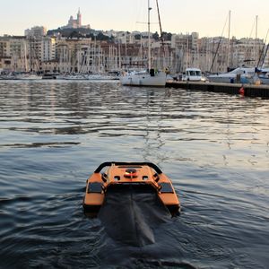 vehículo no tripulado marino para la recogida de residuos