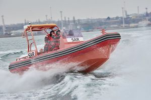 barco de búsqueda y rescate