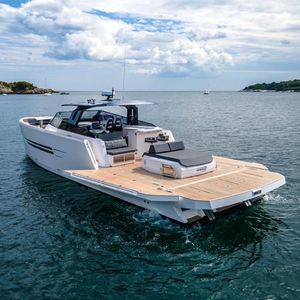 yate a motor de crucero