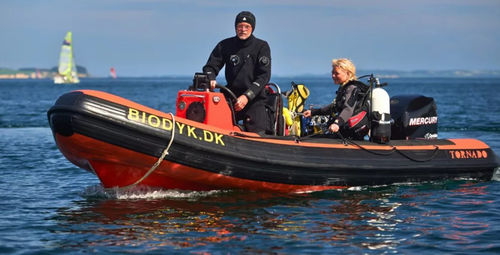 Barco profesional embarcación de apoyo al buceo - 5.8M  - Tornado Boats International ApS - fueraborda / RIB / para uso polivalente