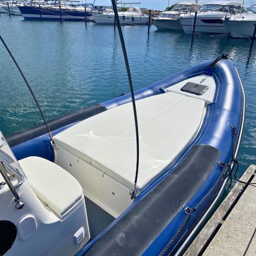 Armario portaplantillas para embarcación neumática - Tornado Boats International ApS - de proa / a medida