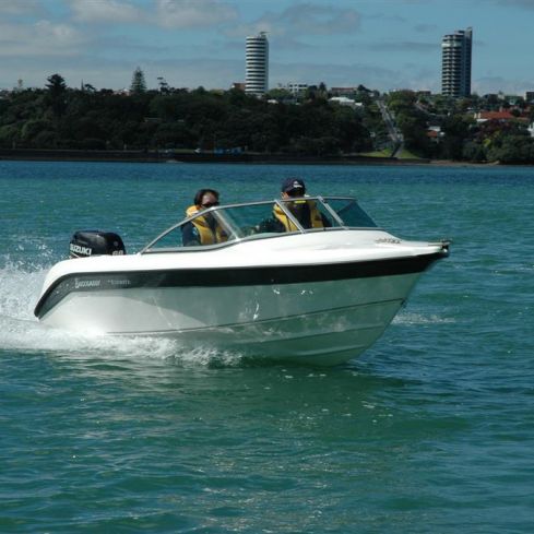 Runabout fueraborda - 440 ESPRITE XL - Buccaneer - con doble consola / de esquí acuático / 4 personas máx.