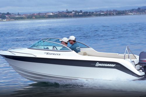 Runabout fueraborda - 470 ESPRITE XL - Buccaneer - con doble consola / de esquí acuático / 5 personas máx.
