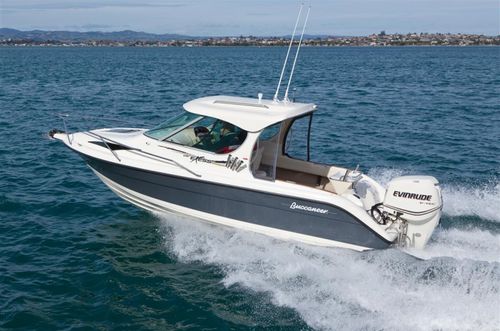 Cabin-cruiser fueraborda - 635 EXESS XL - Buccaneer - con hard-top / con cockpit cerrado / de pesca deportiva