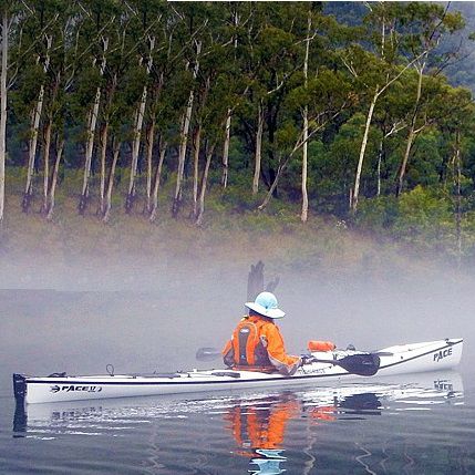 Kayak de surf - pace 17 tour / pace 17 tour-S - Tiderace Sea Kayaks - para expedición / de regata en línea / para adulto