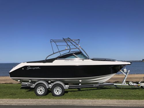 Day-cruiser fueraborda - Hustler 620 - Seanymph Boats - open / bow-rider / de pesca deportiva
