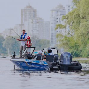 Bass boat fueraborda - 685 FISHPRO - BoatLab LLC - con doble consola / open / de pesca deportiva