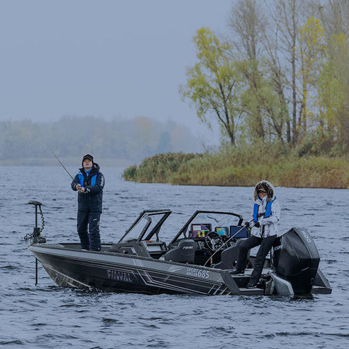 Bay boat fueraborda - 685 SPORT ANGLER - BoatLab LLC - con doble consola / open / de deporte