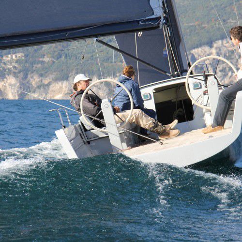 Velero de crucero - a33 - A-Yachts GmbH & Co KG - con 1 camarote / de carbono / con bauprés