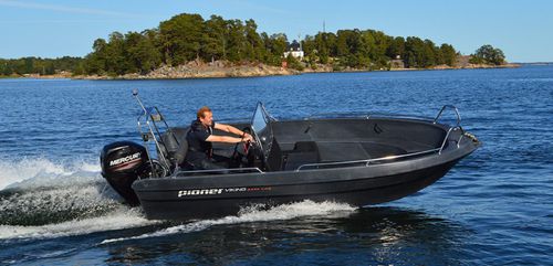 Barco open fueraborda - VIKING - Pioner Boats Norway - con consola central / de pesca deportiva / 6 personas máx.
