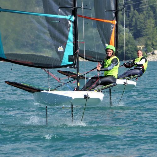 Barco de vela ligera individual - SKEETA - Skeeta Watersports - con foil / para escuela / de recreo