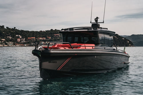 Barco cabinado fueraborda - Shadow 1000 XC Cross - Brabus Marine - bimotor / con caseta de timón / rápido