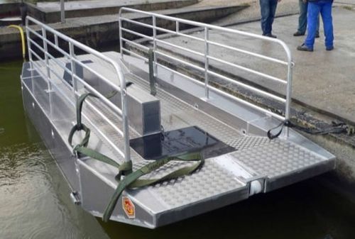 Barco profesional con cadena - Mulot Naval - transbordador / fueraborda / de aluminio