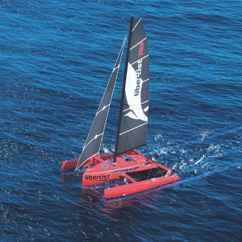 Trimarán - 703 - Libertist - de crucero / de fibra de vidrio / de carbono