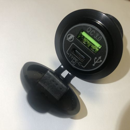 Puerto USB para barco - QC3.0 - Foshan 1 Boat Hardware Co., Ltd.