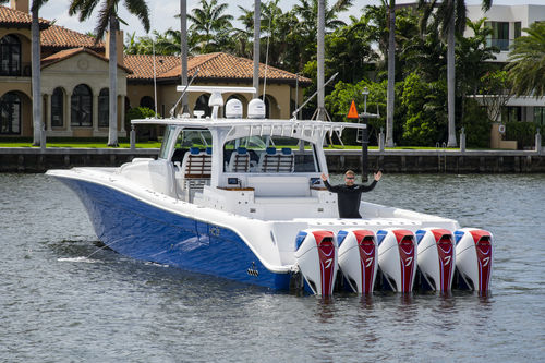 Yate a motor de crucero - 65' ESTRELLA - HCB Yachts - de pesca deportiva / con hard-top / open