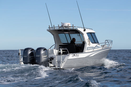 Walkaround fueraborda - 915  - Extreme Boats EU Ltd. - bimotor / con caseta de timón / de pesca deportiva